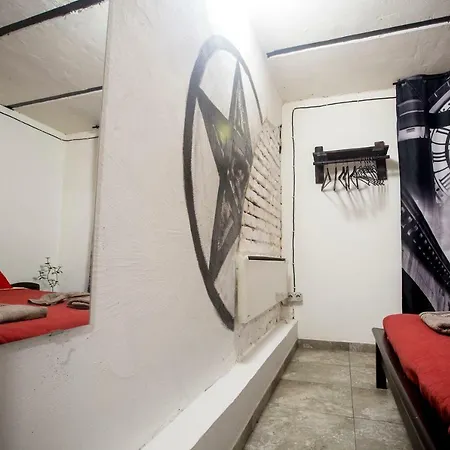 Art Revolution Studio Albergue *